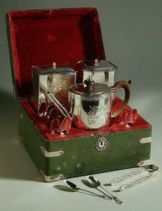 III. György teáskészlet bőr tokban, 1760-1820 (ezüst) alkotó: English School